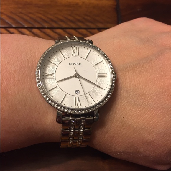 Women’s Fossil watch - Picture 3 of 4